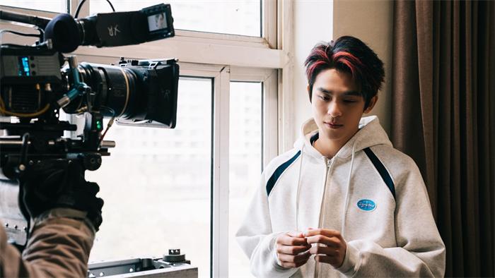 1761644047121365.jpg 黄博远1.jpg